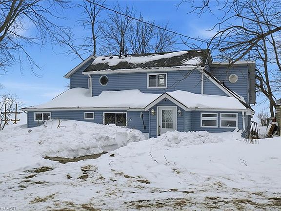 3rd image of 735 Sandy Bay Rd