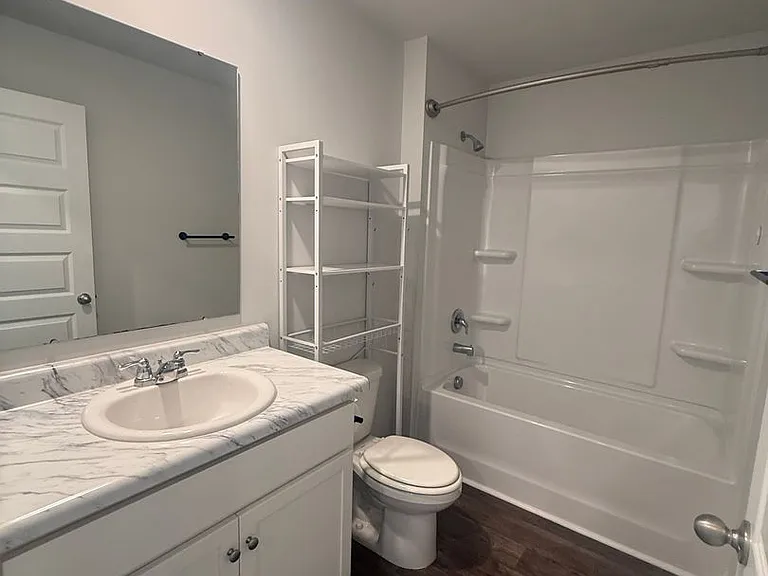 339 Elizabeth Dr — Photo 5