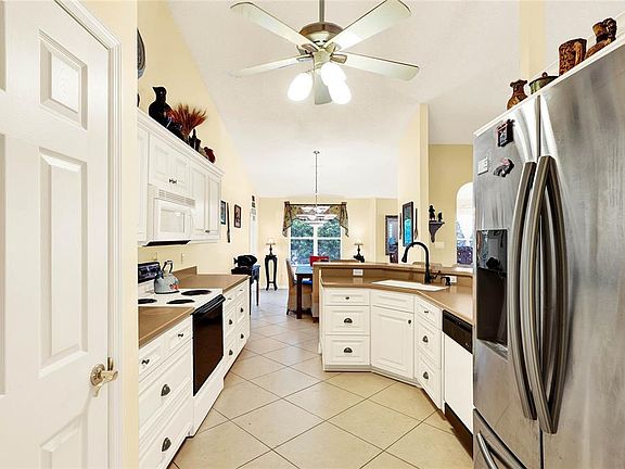 5th image of 4721 Tara View Rd