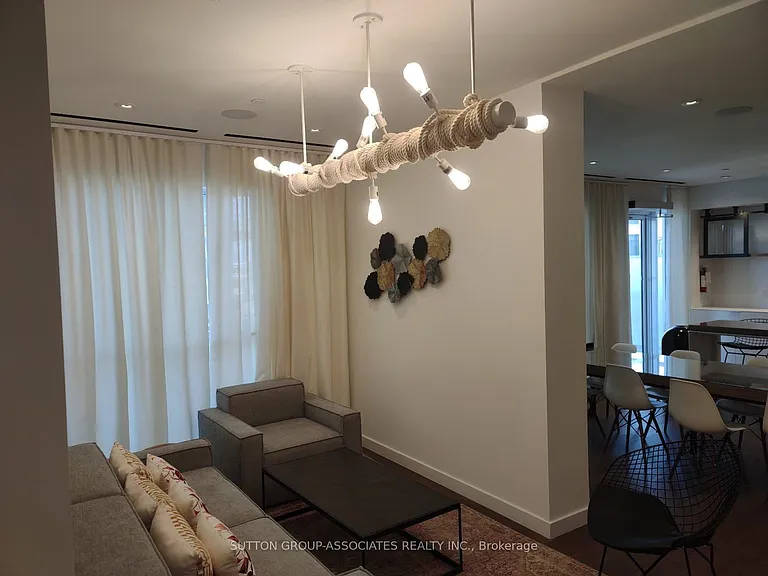 15 Lower Jarvis St #1409 — Photo 32