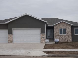 4042 Knudsen Lp, Bismarck, ND 58503