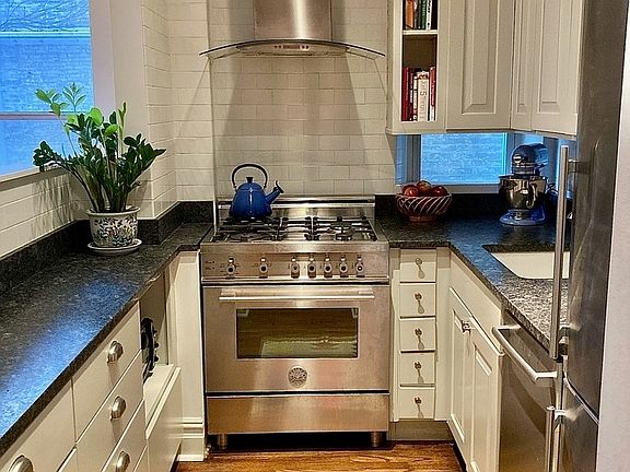 3rd image of 68 E 93rd St APT 3R