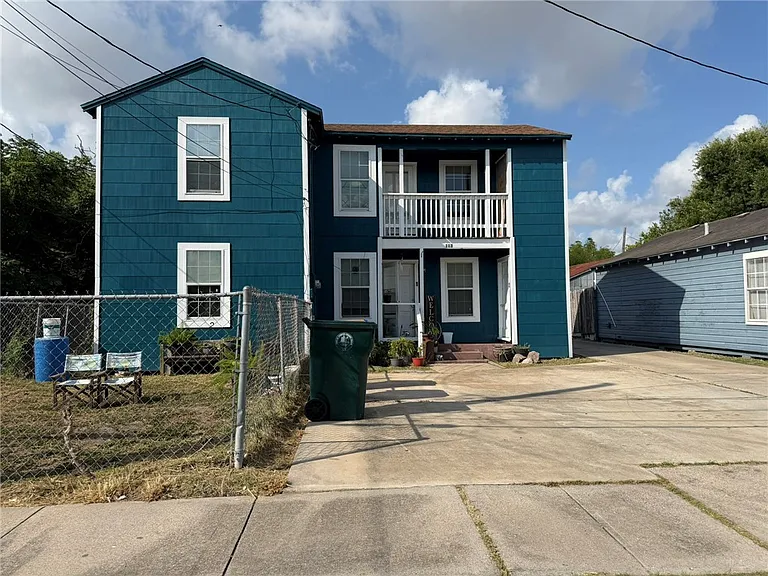 113 Blevins St — Photo 1
