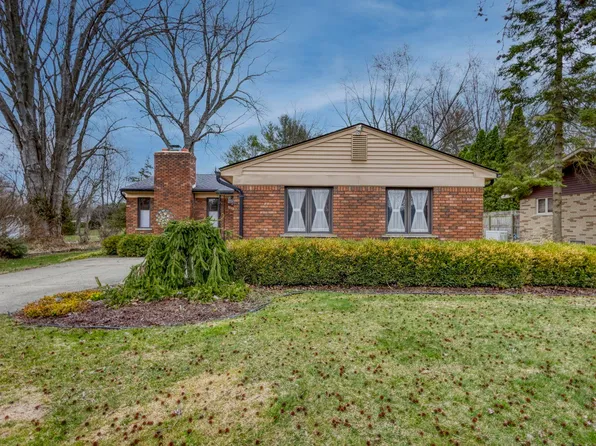 38370 Willowmere St, Harrison Township, MI 48045