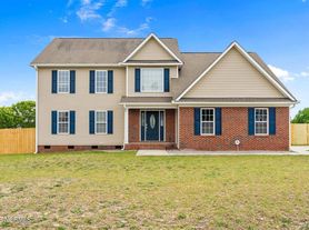 81 Checkmate Ct, Cameron, NC 28326