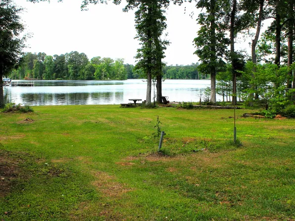 1229 Indian Creek Point, Saluda, SC 29138