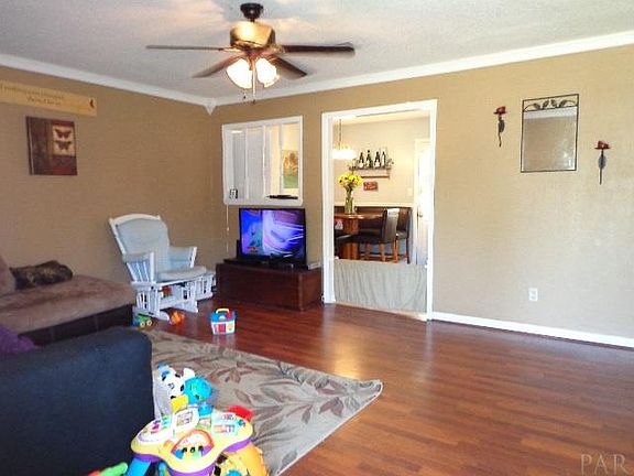 3rd image of 4394 Pine Villa Cir