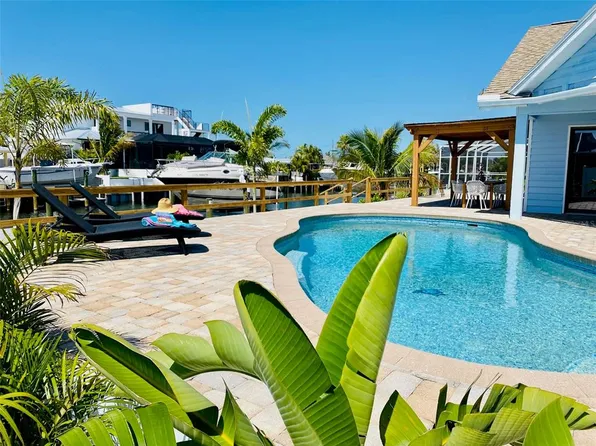 3912 99th St W, Bradenton, FL 34210