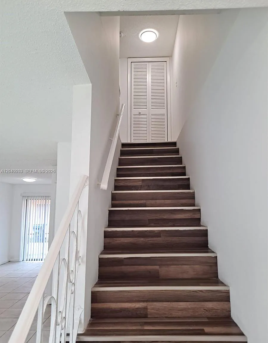 Royal Oaks Townhouse 4 Co — Photo 4
