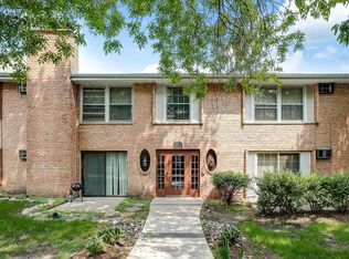 702 Old Settlers Trl APT 2, Hopkins, MN 55343