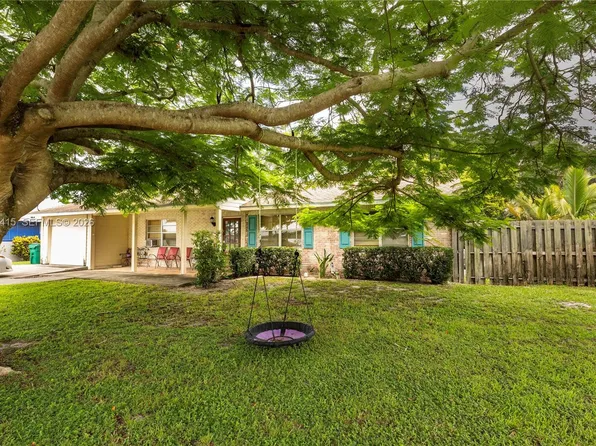 566 N Dover Rd, Tequesta, FL 33469