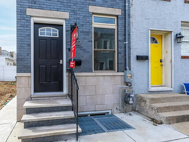 2222 E Albert St — Photo 32