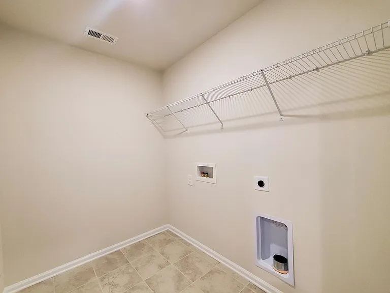 1009 Gabardine Ln — Photo 13