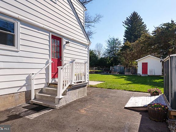 3rd image of 216 Rutgers Ave