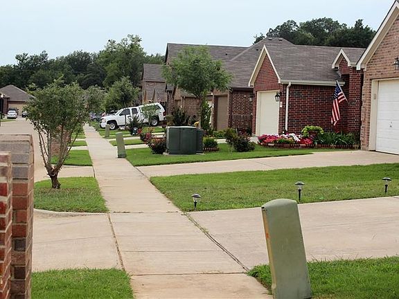 4th image of 1321 Briarwood Dr