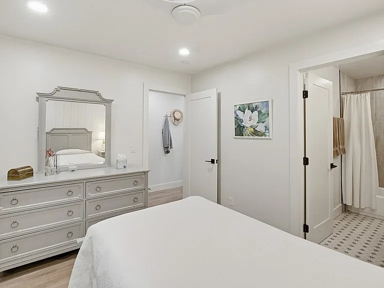 3950 Cleveland Ave #211 — Photo 17