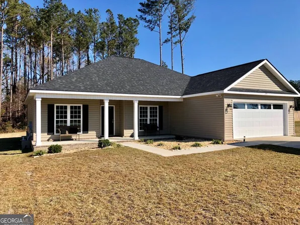 245 Fallen Leaf Dr, Brooklet, GA 30415