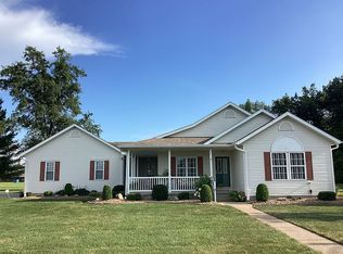 7 Agape Ln, Centralia, IL 62801