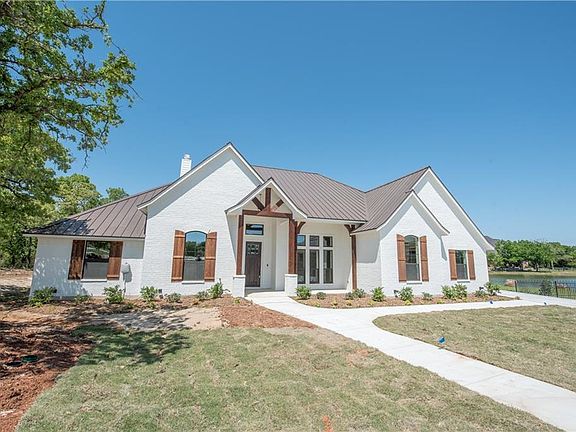 2nd image of 124 Oak Bnd
