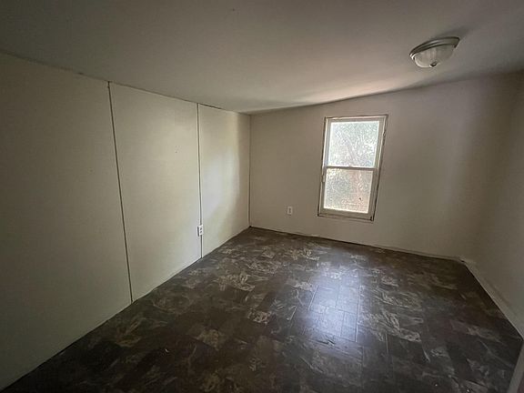 3rd image of 1055 S Dudley Ave