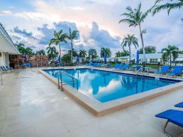 211 Country Lane #D, Boynton Beach, FL 33435