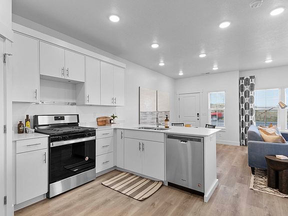 Finished home photos are representational images only. See sales agent for details.