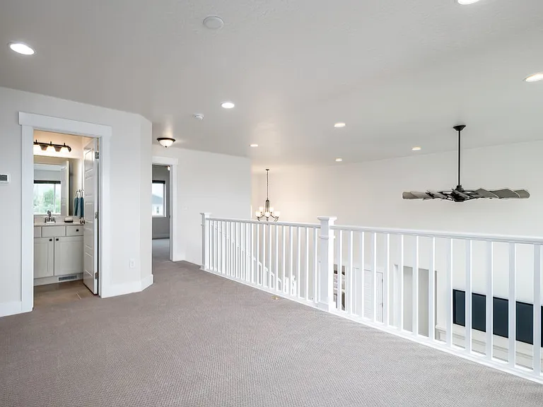 711 N Summit Dr — Photo 10