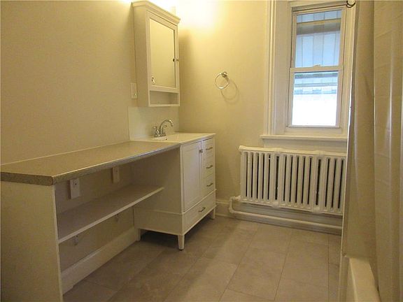 5th image of 87 E Broad St