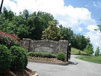 1st image of 101 Treemont Ln