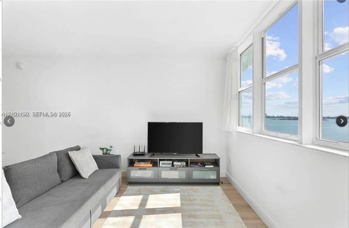 Moon Bay Of Miami Condo — Photo 3