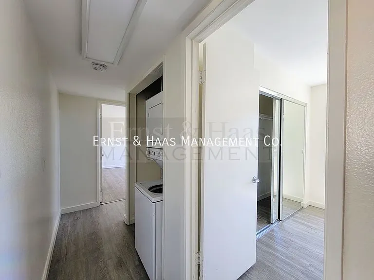 411 W 4th St #3 — Photo 10