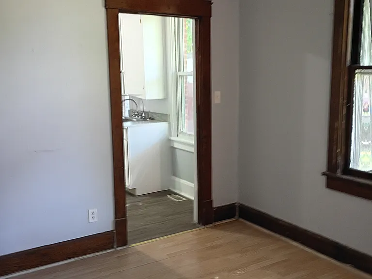 2709 W Hayes St — Photo 6
