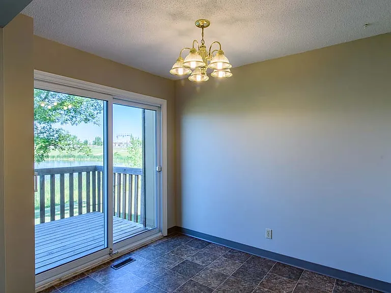 10 Albina Way — Photo 6