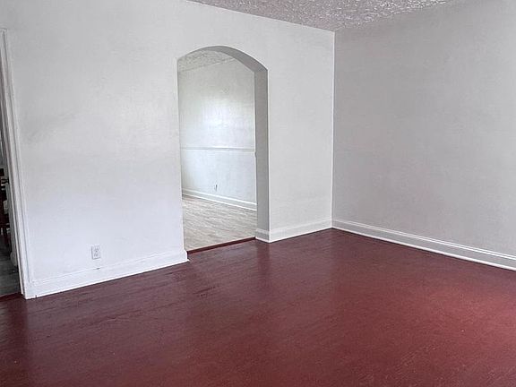 2nd image of 3906 Grantley Rd