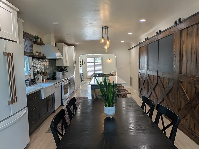 8339 Holy Cross Pl — Photo 13