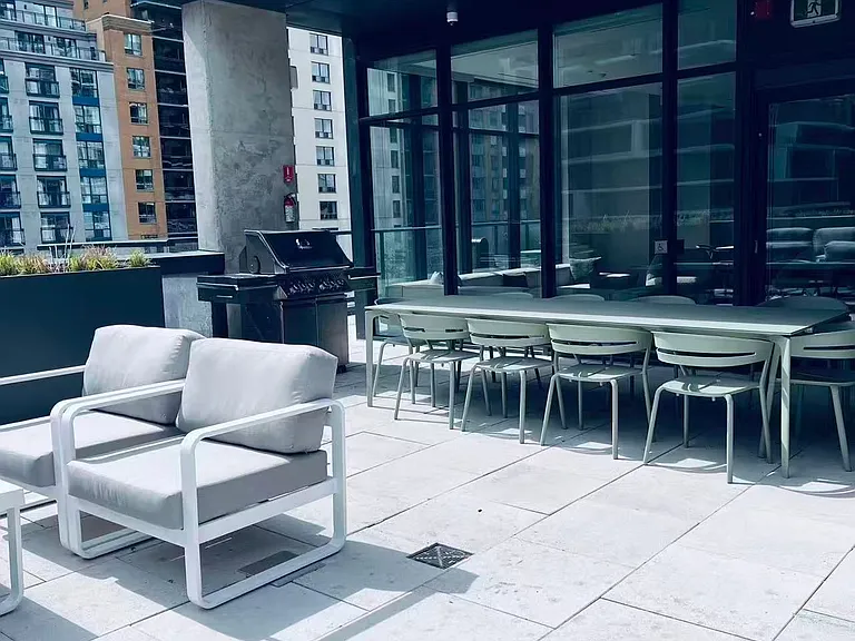 65 Mutual St #704 — Photo 17