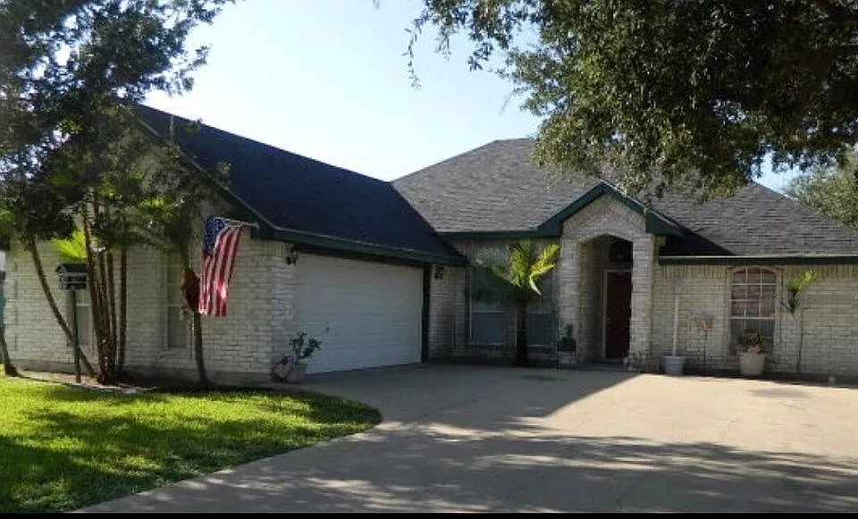 819 Quail Hollow Dr N — exterior photo