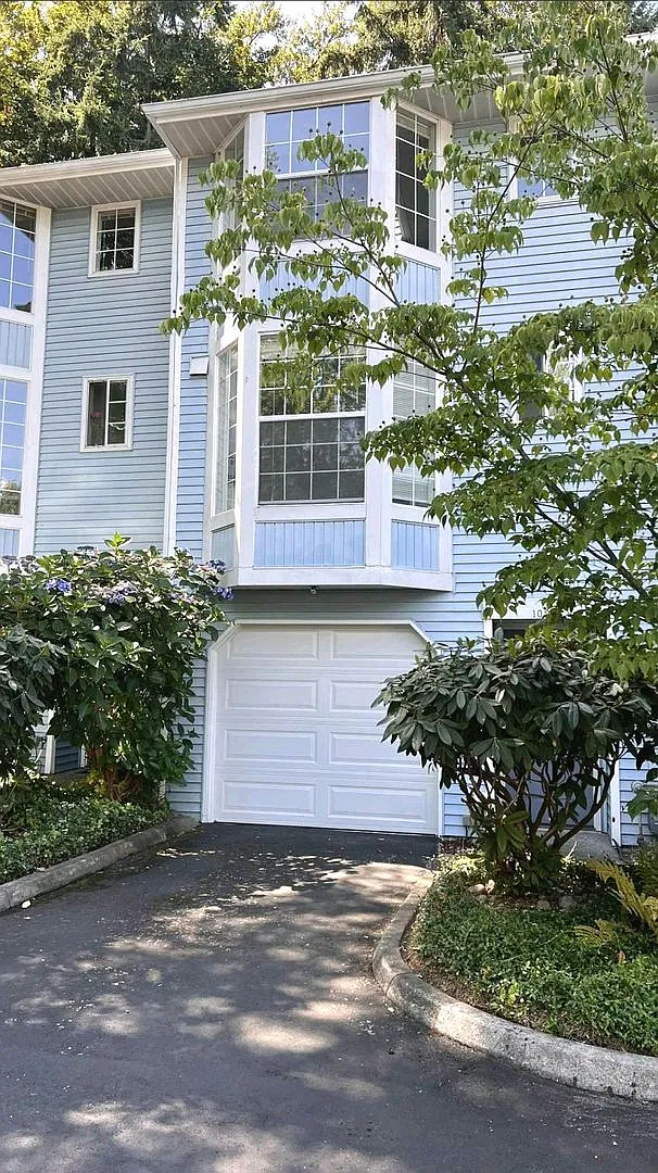 Kirkland 2 Bedroom 2.5 Bath Springbrook Community Townhomes — Photo 1