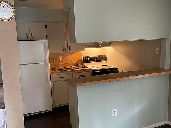 3rd image of 1025 S Ohio Ave #8