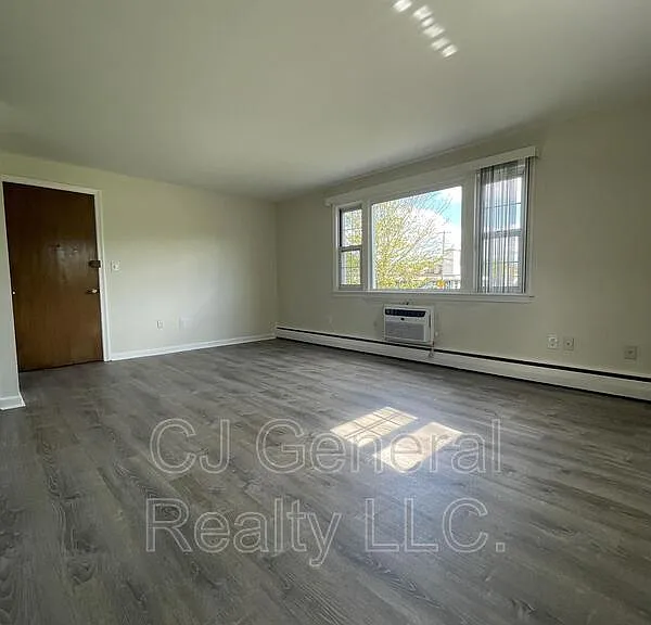 307 Washington St #3 — Photo 7