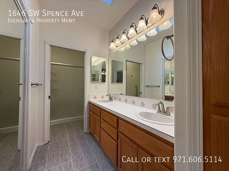 1646 SW Spence Ave — Photo 20