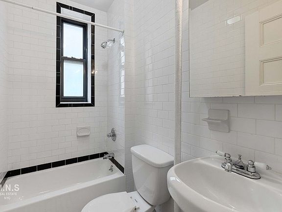5th image of 201 E 30th St #69C