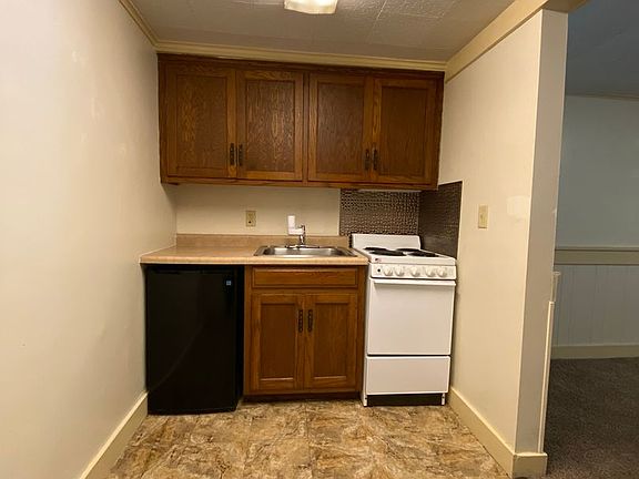 4th image of 20248 Us Highway 6 APT 4