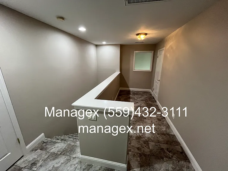2175 Lester Ave — Photo 32