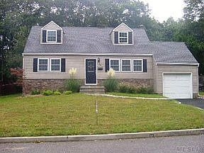 2nd image of 32 Bruce Ln S