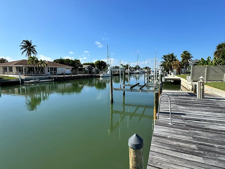 211 Marina Dr — Photo 17