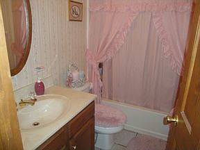 5th image of 332 Ashley Brook Dr