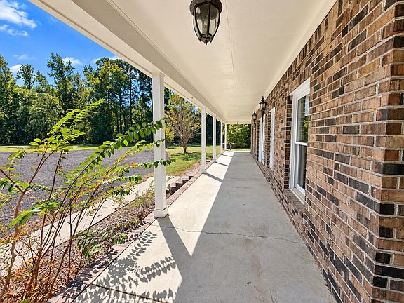 5th image of 144 Bethlehem Rd