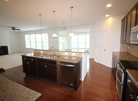 5th image of 8638 Oakham Dr