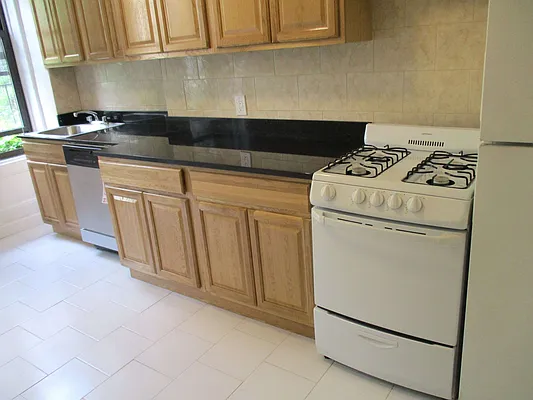 Rented by Paley Management | media 16